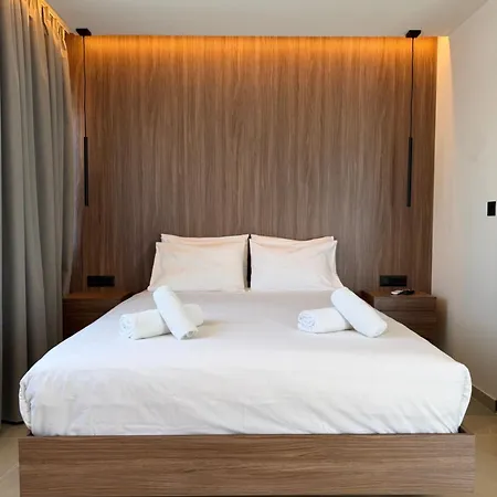 Hella Premium Rooftop Apartment *